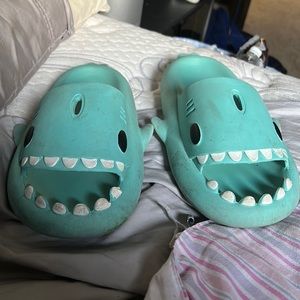USA limited edition Shark slides